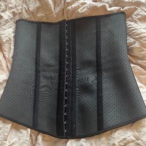 Breathable Perforated Latex Waist Trainer - 3-Row Hook-and-Eye Closure